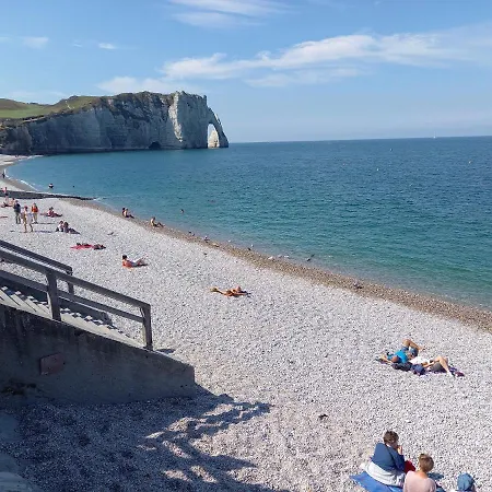 לינה וארוחת בוקר Et D'etretat 4*